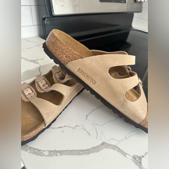 birkenstocks leather softbed - Picture 2 of 6